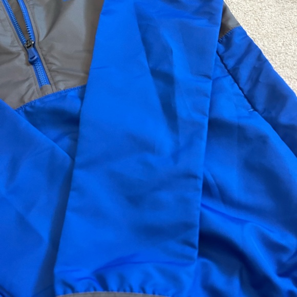 Under Armour boys Windbreaker in blue and gray, half zip with elastic waist - Picture 10 of 16